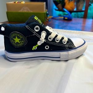👟⭐️ Converse CTAS Street Mid 634734F  Kids size 11 NEW!